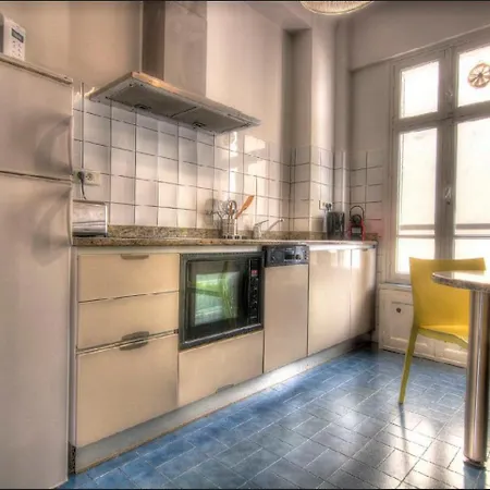 Livia Croisette Ouest קאן